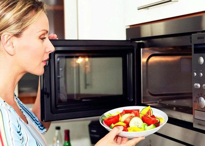 Lò vi sóng dưới 1 triệu tiện lợi cho sinh viên và người đi làm